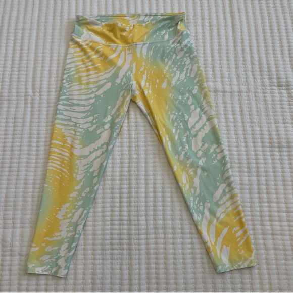 Medium Fabletics leggings - Picture 2 of 3